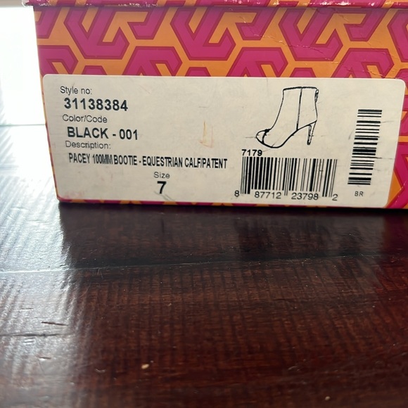 Tory Burch Pacey Cap Toe Ankle Bootie - Picture 5 of 6